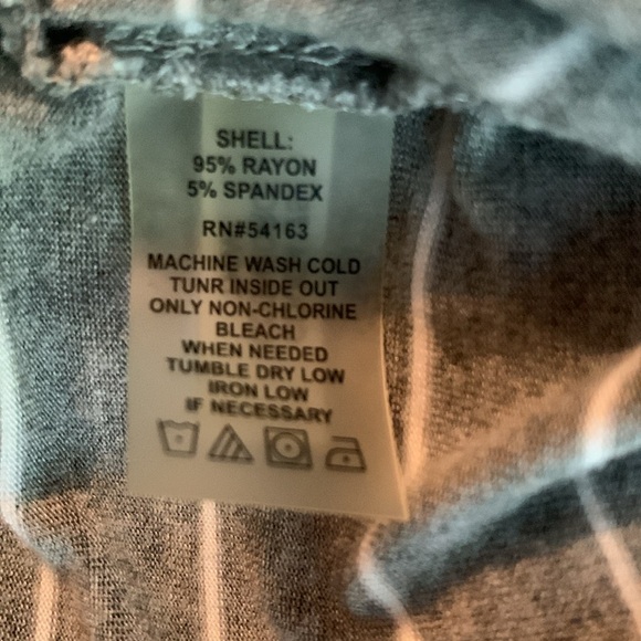 Calvin Klein short sleeve, heather gray and white striped t-shirt dress. Size 6 - Picture 3 of 5